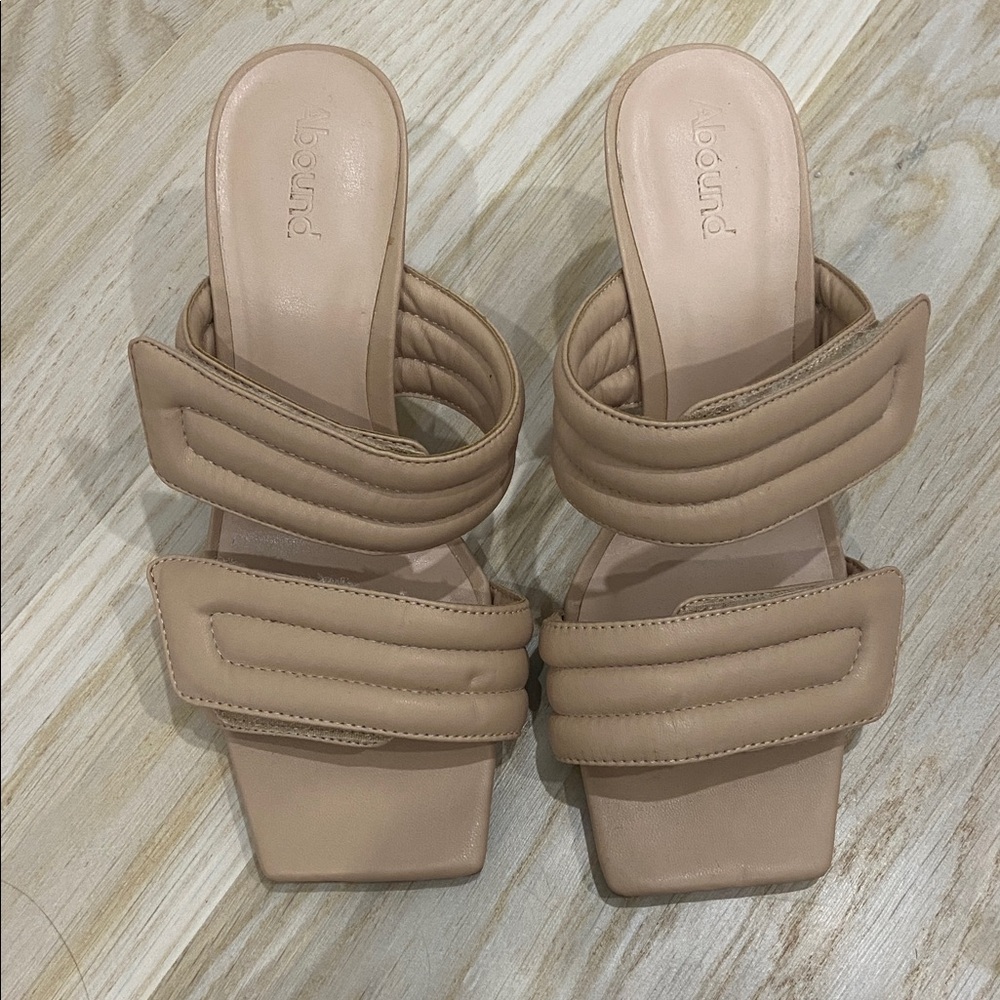 Abound Adjustable sandals size 7/7.5